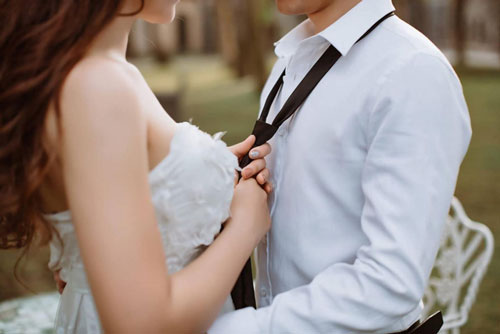 Khổ vì chồng như... người tình thiên hạ