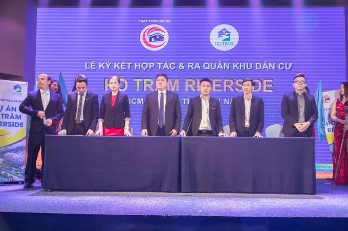 Hồ Tràm Riverside – khu đất 60ha được “phù phép” thành dự án sau đó ký kết cho các đơn vị môi giới tổ chức giao dịch Hồ Tràm Riverside – khu đất 60ha được “phù phép” thành dự án sau đó ký kết cho các đơn vị môi giới tổ chức giao dịch