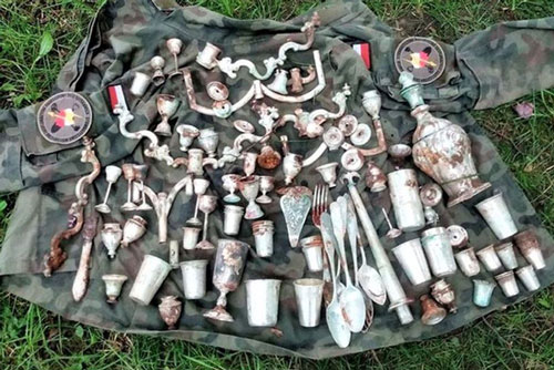 'Kho báu' từ thời Thế chiến II bất ngờ được tìm thấy trong lâu đài cổ tại Ba Lan