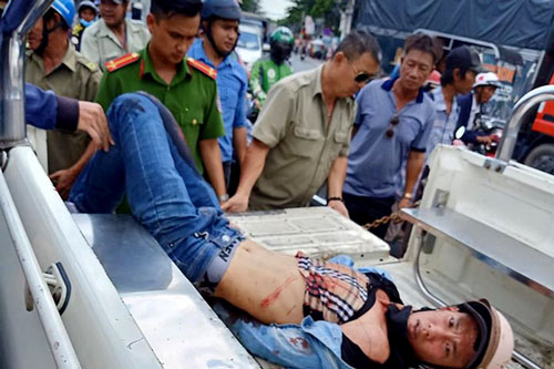 TP.HCM: Kẻ gian trộm xe SH đâm chém trọng thương 2 người khi bị truy đuổi