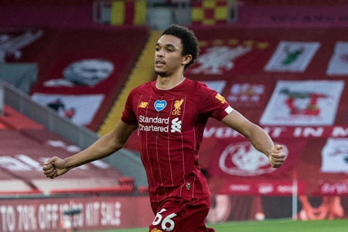 Hậu vệ phải: Trent Alexander-Arnold (Liverpool).