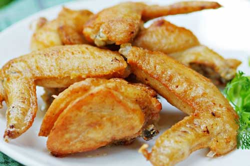 Đổ 1 lon coca vào cánh gà theo cách này rồi nấu, chờ một tích tắc có ngay đĩa gà thơm mềm siêu ngon