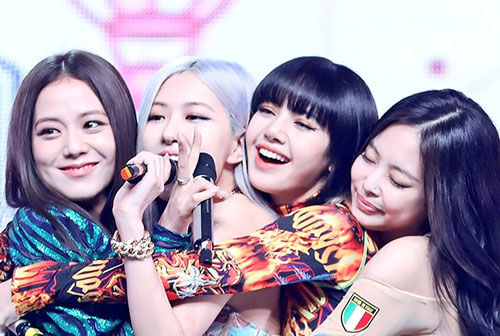 Lisa bất ngờ vượt mặt Ji Soo trong BXH thương hiệu