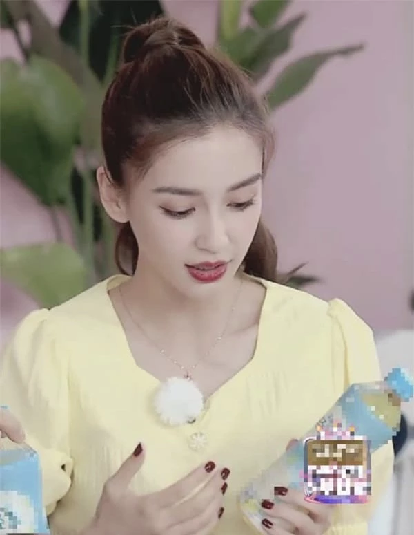 Angelababy xuất hiện với nhan sắc ngọt ngào thách thức mọi ống kính, mặc kệ tin đồn hôn nhân tan vỡ 1