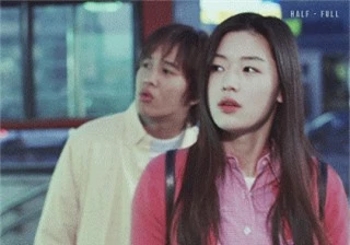 Son Ye Jin và Jun Ji Hyun: 2 tượng đài nhan sắc bất chấp thời gian của màn ảnh Hàn Quốc - Ảnh 5