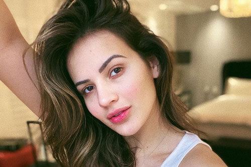 Ngắm người vợ xinh đẹp của tân vương Premier League