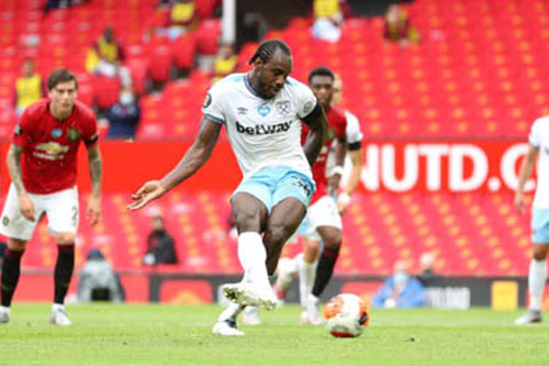 David Moyes và Antonio được thưởng lớn sau trận hòa như thắng M.U