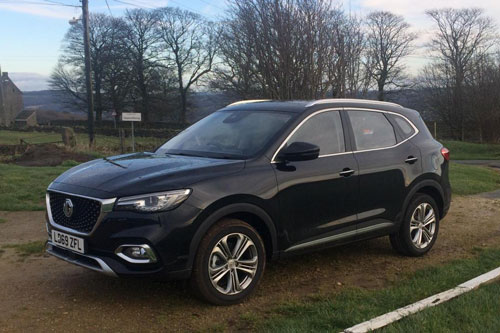 Ngắm SUV giá từ 788 triệu tại Việt Nam, cạnh tranh với Mazda CX-5 và Toyota Corolla Cross