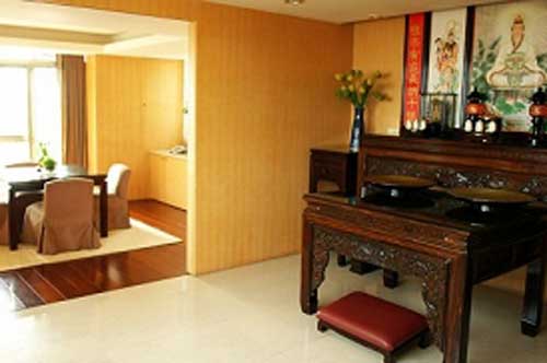 Nếu ban thờ nhà bạn đang để vị trí này hãy di chuyển ngay kẻo hối không kịp