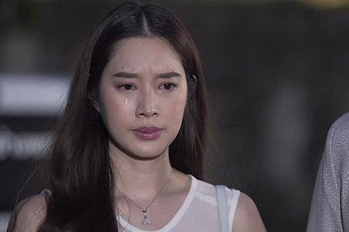 Con khóc thét vì đói vợ phải vay tiền ăn, chồng lại âm thầm "bao thầu" cả nhà nội đi du lịch