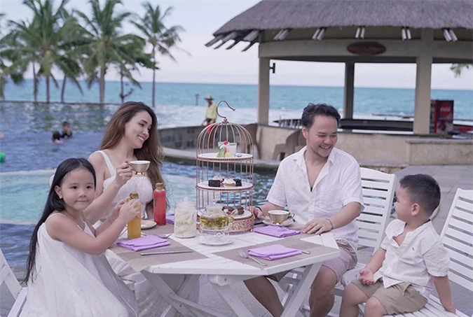 Gia đình diễn viên Scandal: Hào quang trở lại nghỉ dưỡng ở một resort cao cấp tại Quảng Bình.
