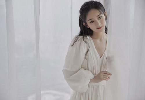 Thần thái xinh đẹp là vậy nhưng Triệu Lệ Dĩnh vẫn khiến dân tình lo lắng khi lộ dấu hiệu giảm cân quá đà