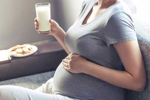 Sữa rất tốt nhưng bà bầu thuộc 5 trường hợp sau nên tránh xa