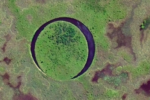 Hòn đảo kỳ bí liên tục di chuyển trong lòng hồ suốt 20 năm