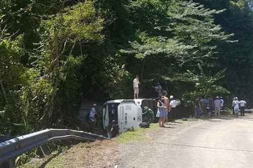 Xe chở khách du lịch lao xuống vực, 8 người tử vong