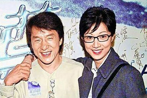 Thành Long bị đồn gọi tình cũ Ngô Ỷ Lợi là kẻ cặn bã