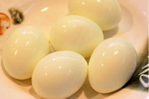 Tuyệt chiêu khử mùi hôi nách cực nhanh với trứng gà