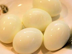 Tuyệt chiêu khử mùi hôi nách cực nhanh với trứng gà
