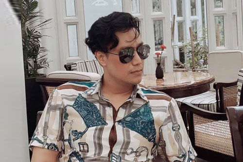 Việt Anh giảm cân, uốn tóc