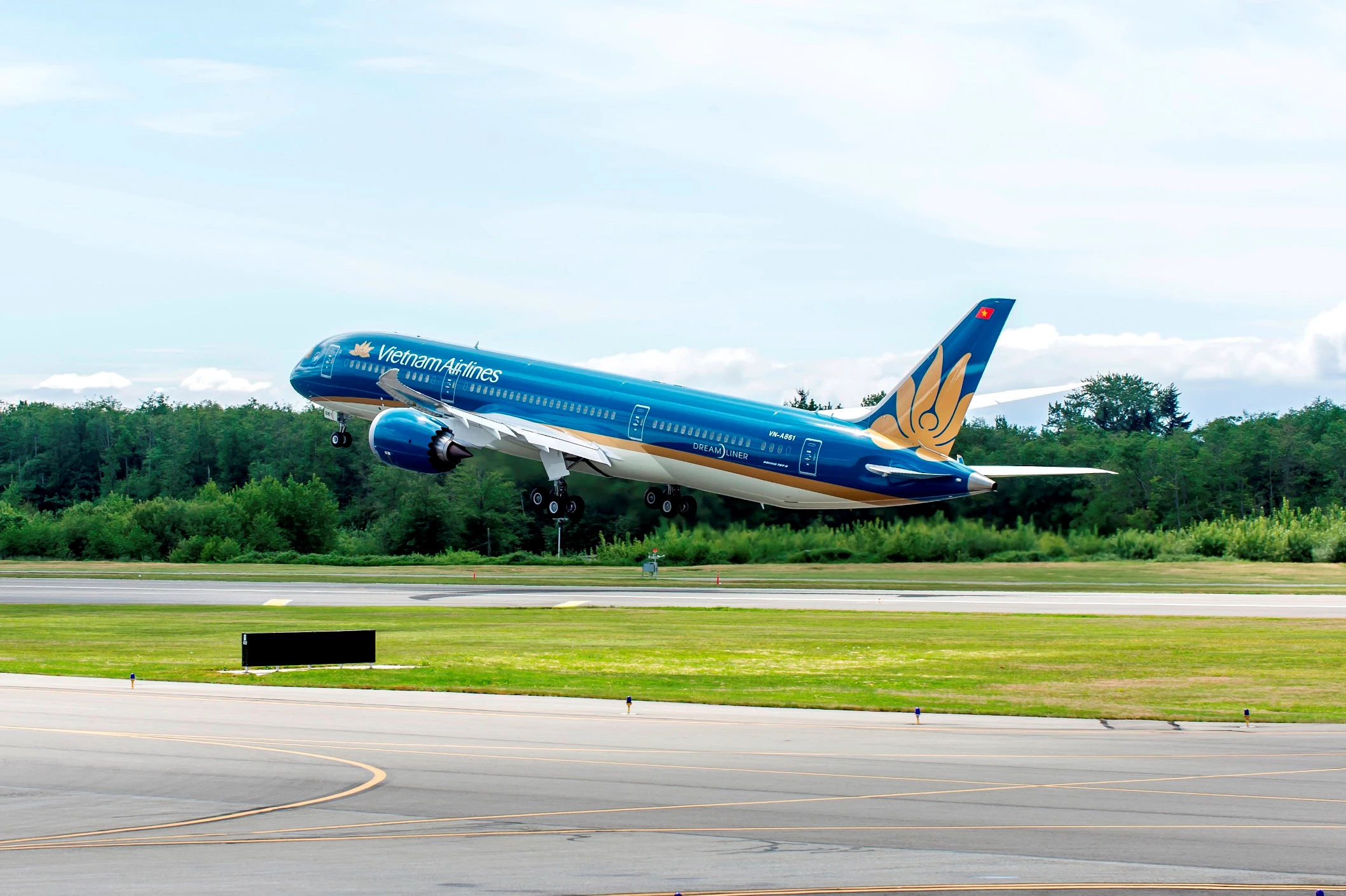 Vietnam Airlines tiếp tục tăng chuyến phục vụ hành khách tại Đà Nẵng.