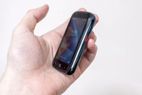 Chi tiết smartphone nhỏ nhất thế giới