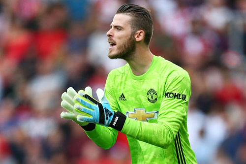 Roy Keane kêu gọi Ban lãnh đạo MU tìm người thay thế De Gea