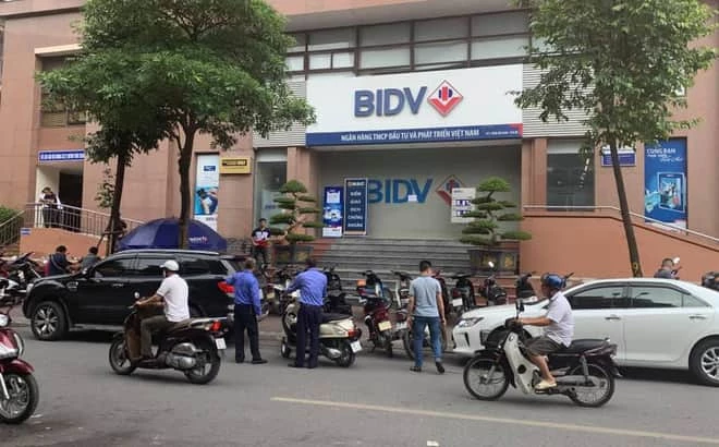 Ngân hàng tại BIDV Chi nhánh Ngọc Khánh, số 27 Huỳnh Thúc Kháng, Hà Nội 