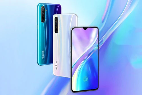 Realme XT.