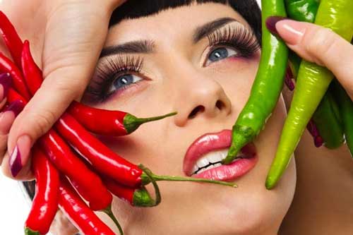 Lý giải tại sao không nên uống nước sau khi ăn cay?