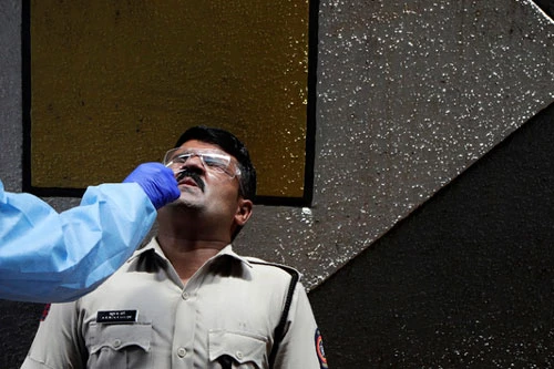 Ấn Độ ghi nhận số ca nhiễm cao nhất thế giới trong 24 giờ qua với hơn 50.500 trường hợp. (Ảnh: AP)