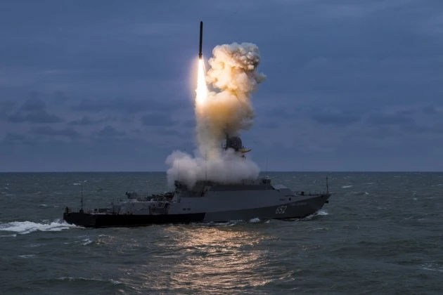 Tên lửa Kalibr được phóng từ tàu chiến cỡ nhỏ lớp Buyan-M. Ảnh: TASS.
