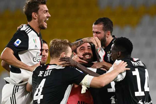 Juve tiếp tục thống trị ở Serie A.