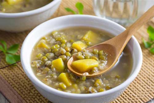 D&#xF9;ng &#x111;&#x1EAD;u xanh theo c&#xE1;ch n&#xE0;y &#x111;&#x1EC3; &quot;l&#x1ECD;c s&#x1EA1;ch&quot; m&#x1ECD;i &#x111;&#x1ED9;c t&#x1ED1; ra kh&#x1ECF;i c&#x1A1; th&#x1EC3;, gan - th&#x1EAD;n s&#x1EA1;ch tinh