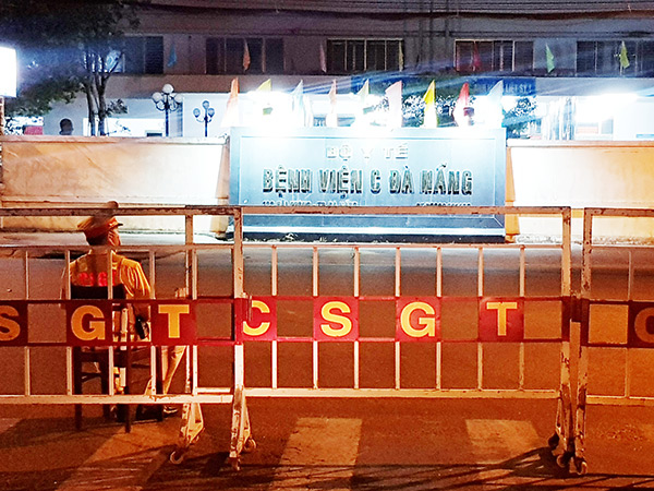 Chùm ảnh Đà Nẵng phong tỏa 3 bệnh viện và 4 đoạn tuyến đường từ 0h ngày 28/7