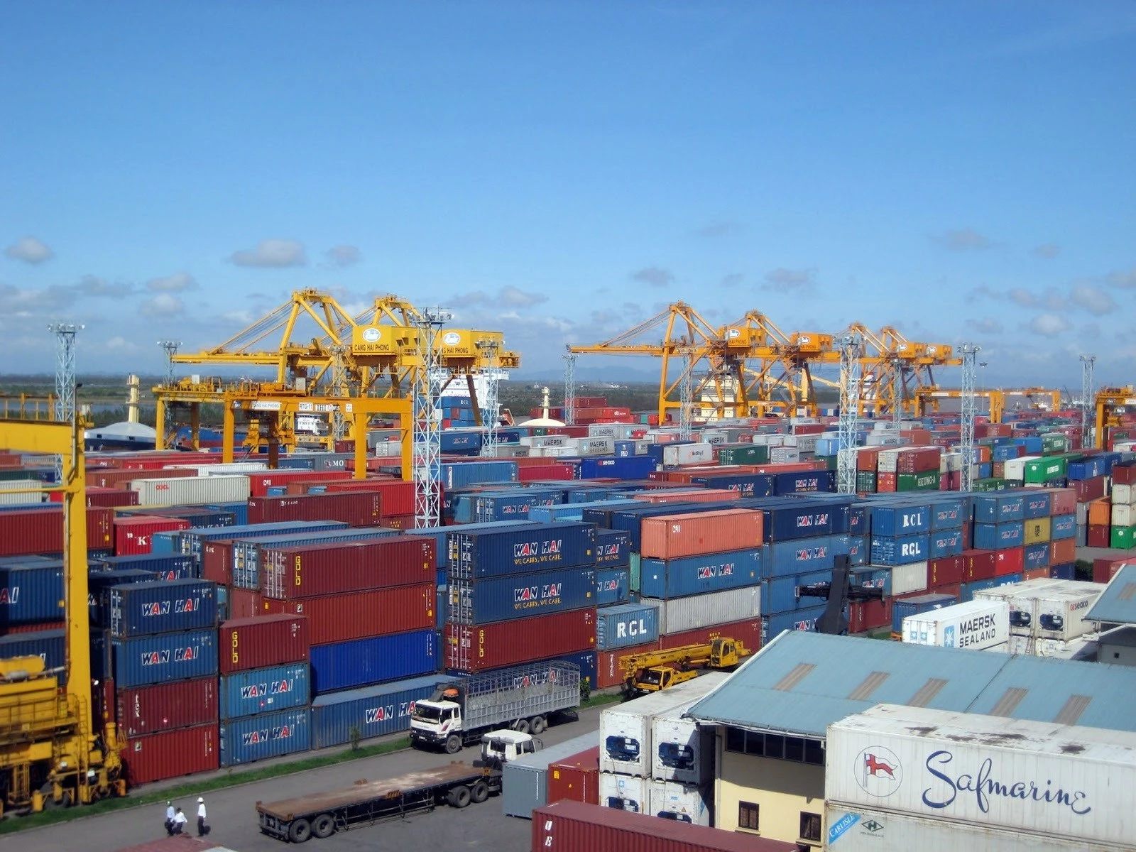 Cục Hải quan TP.HCM đang tiếp tục triển khai nhiều giải pháp tạo thuận lợi cho doanh nghiệp, như: đối thoại, tháo gỡ vướng mắc, thực hiện đề án tạo thuận lợi thương mại tại cảng Cát Lái