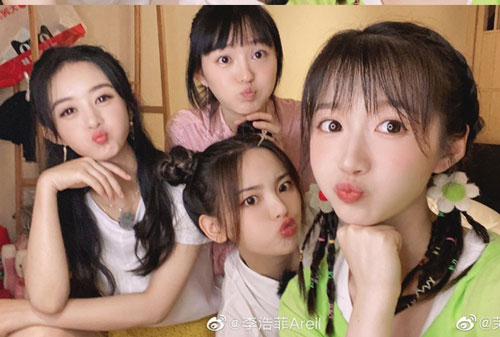 Triệu Lệ Dĩnh được khen trẻ trung khi đứng cạnh đàn em kém 11 tuổi