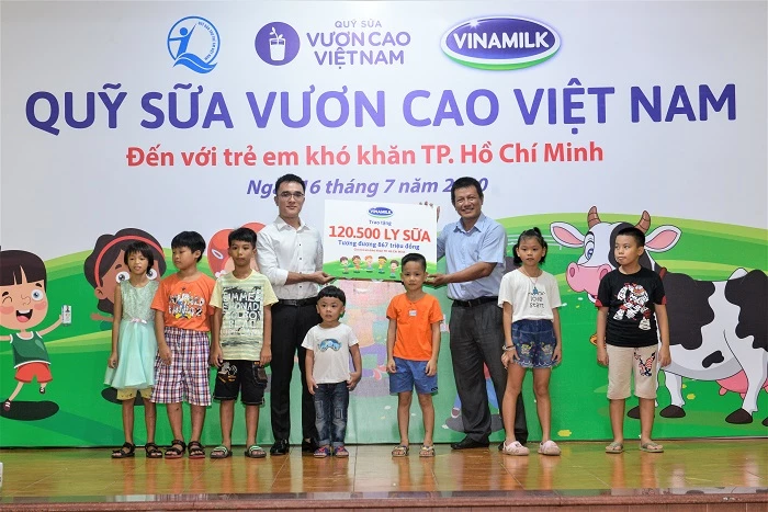 Đây cũng là 1 trong 10 trung tâm bảo trợ xã hội và các cơ sở nuôi dưỡng trẻ em mồ côi, khuyết tật, trẻ em có hoàn cảnh khó khăn của Tp.HCM được Quỹ sữa Vươn cao Việt Nam và công ty Vinamilk hỗ trợ sữa năm nay. 