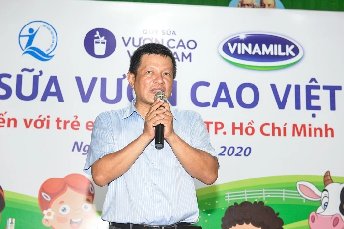 Ông Chung Hùng Bang – Phó Trưởng phòng Chăm sóc Bảo vệ Trẻ em và Bình đẳng giới, Sở Lao động Thương binh và Xã hội TP.HCM phát biểu tại chương trình
