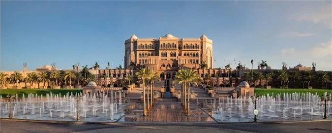 Khách sạn Emirates Palace