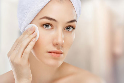 Chăm chỉ đắp thứ rau rẻ tiền này lên mặt, da đen đến mấy cũng trắng lên trông thấy mà lại sạch mụn, se khít lỗ chân lông