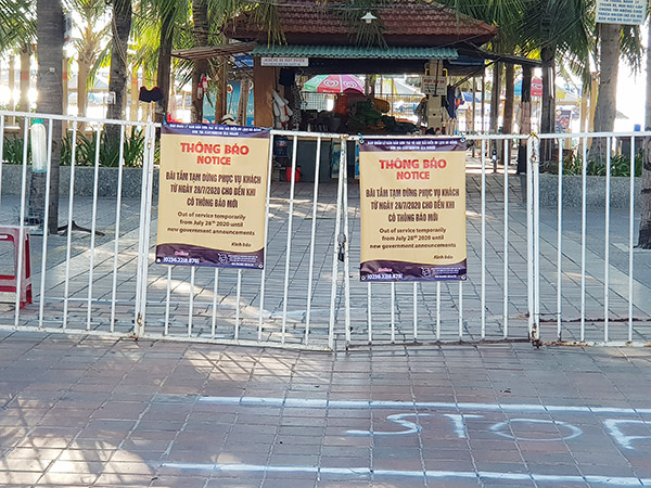 Biển Đà Nẵng vắng vẻ trong sáng đầu tiên tái giãn cách xã hội phòng, chống dịch Covid-19