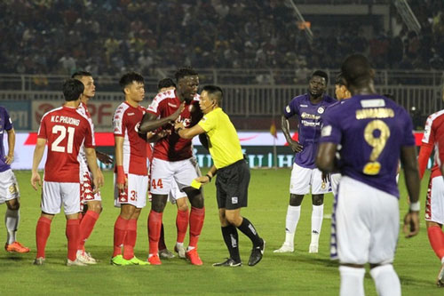 Kỷ luật tổ trọng tài trận CLB TP Hồ Chí Minh - CLB Hà Nội