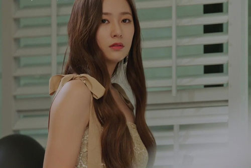 Bi hài chuyện cô nàng vì sợ "ế" mà suýt lên nhầm xe hoa