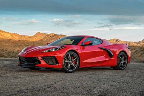 10. Chevrolet Corvette 2020 (giá khởi điểm: 58.900 USD).