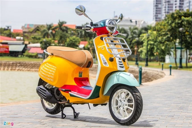 Vespa Primavera.