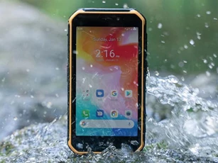 Trên tay smartphone ‘nồi đồng cối đá’, RAM 4 GB, pin 4.000 mAh, giá 3 triệu đồng