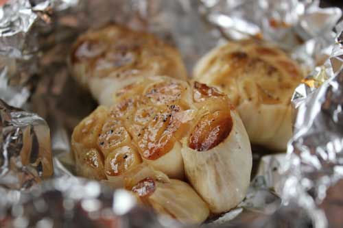 Nướng 1 tép tỏi rồi ăn theo cách này, đợi đúng 24 giờ bạn sẽ nhận thấy điều kì diệu xảy ra