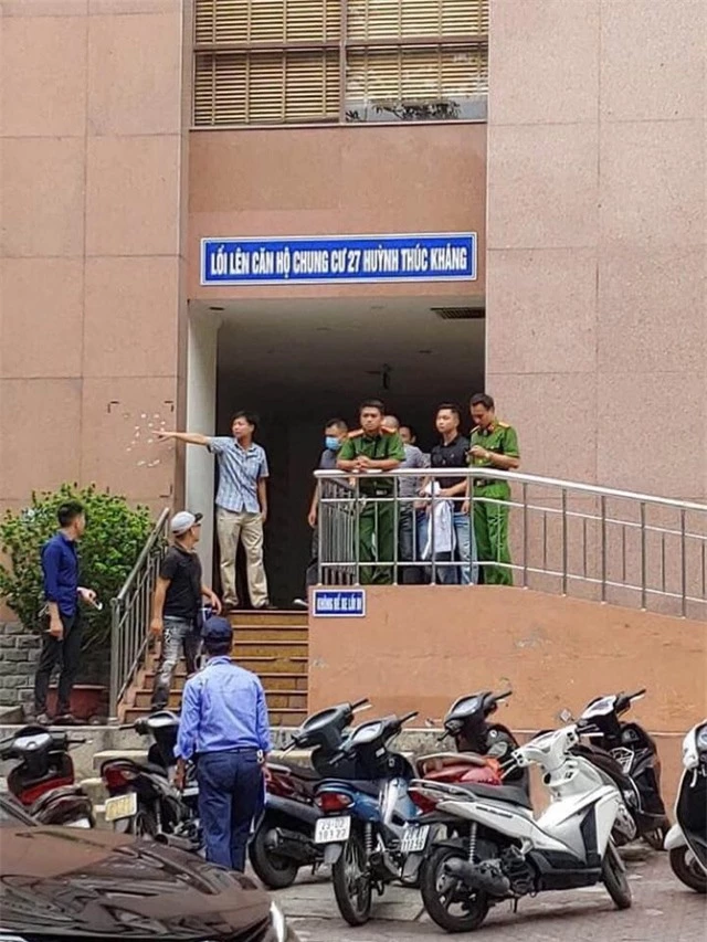 Đã bắt được 2 nghi phạm nổ súng cướp 900 triệu đồng tại BIDV ở Hà Nội - Ảnh 1.