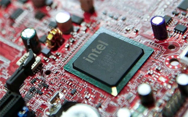 Intel dự định ngừng việc tự sản xuất chip - Ảnh 1.