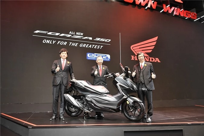 Ra mat Honda Forza 350 - trang bi den phanh khan cap, gia tu 5.499 USD anh 1
